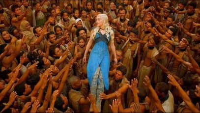 After freeing them, the Yunkish people embrace Khaleesi as Mhysa